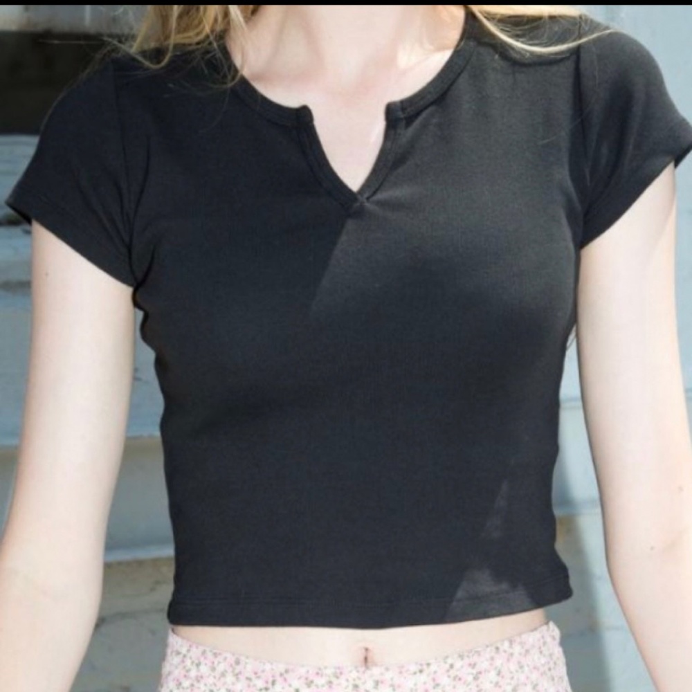Brandy Melville Ashlyn V neck top
